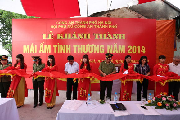 “The loving home” inaugurated for a Catholic family in My Duc, Hanoi 